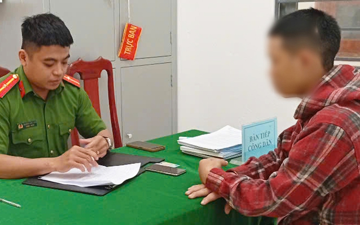 Xử phạt người phụ nữ vì đăng thông tin trên mạng xúc phạm lãnh đạo ủy ban thị trấn Vĩnh Bình - Ảnh 3.