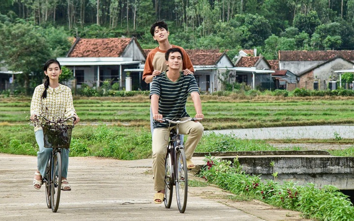 Nga chọn Phú Yên, Đắk Lắk làm bối cảnh cho phim tài liệu thực tế “người săn rắn” - Ảnh 2.