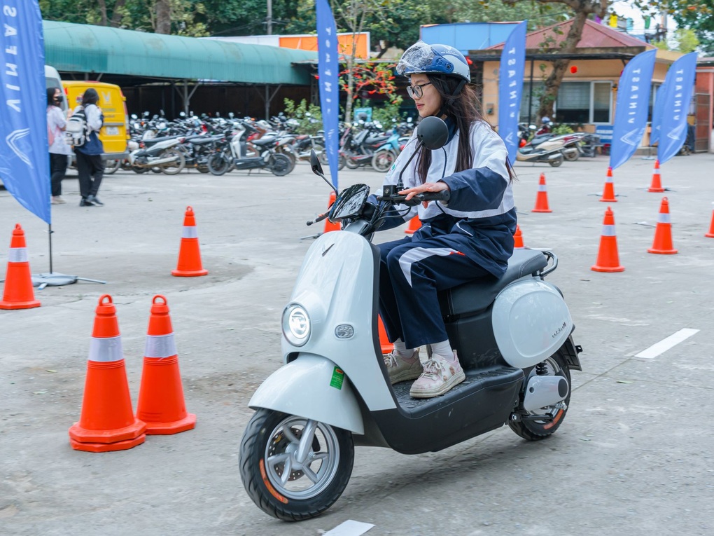 Xe máy điện: Giải pháp di chuyển thông minh cho học sinh và sinh viên - 1