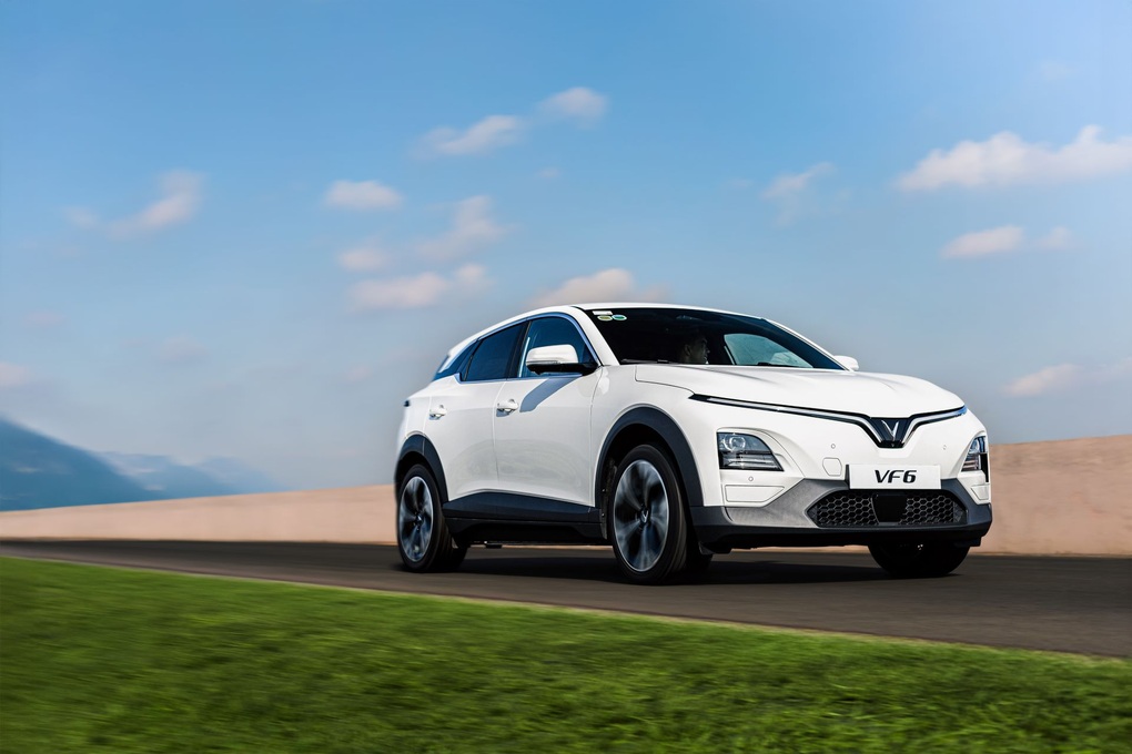 Chiếc SUV Điện VF 6: Lựa Chọn Hoàn Hảo Cho Gia Đình Trẻ - 1