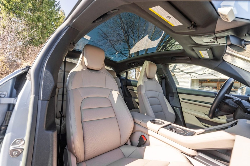 Chiếc xe điện Porsche mất giá một nửa chỉ sau hai năm - 2