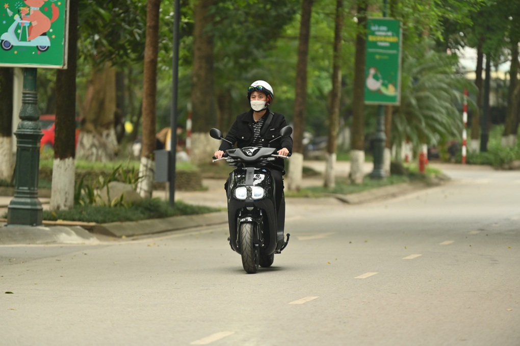 Công Nghệ và Cuộc Sống Hiện Đại Của Giới Trẻ - 1