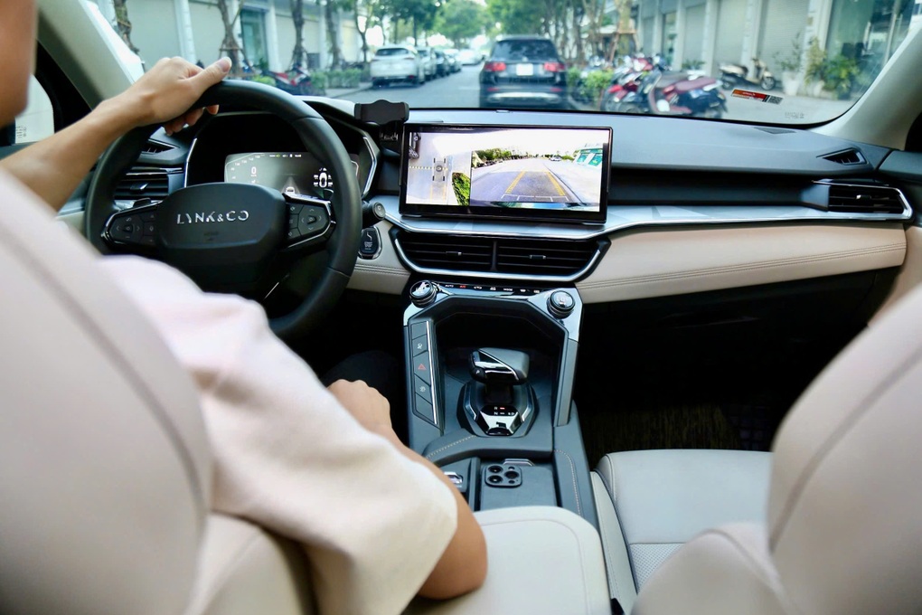 Những lý do khiến người dùng khó tính quyết định chọn mẫu SUV Lynk & Co 06 ngay lần lái thử đầu tiên - 6
