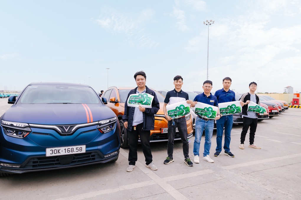 Gần 400 xe điện tạo hình chữ Vì Việt Nam xanh tại Ngày hội xanh 2025 - 2