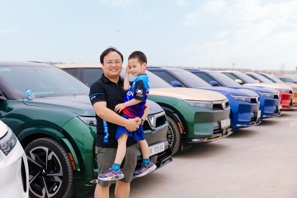 Gần 400 xe điện tạo hình chữ Vì Việt Nam xanh tại Ngày hội xanh 2025 - 3
