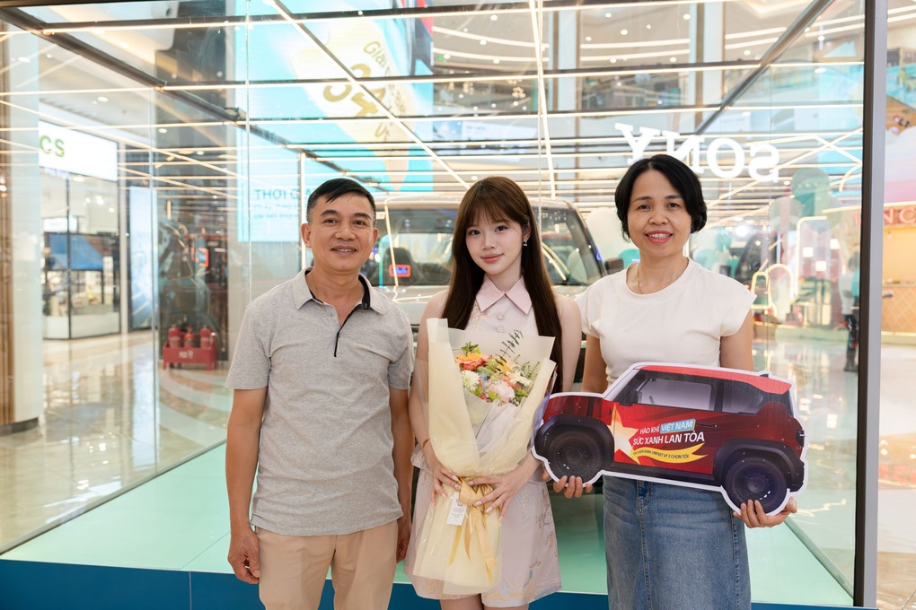 Đặt taxi điện, cơ hội sở hữu ô tô VinFast VF 3 - 2