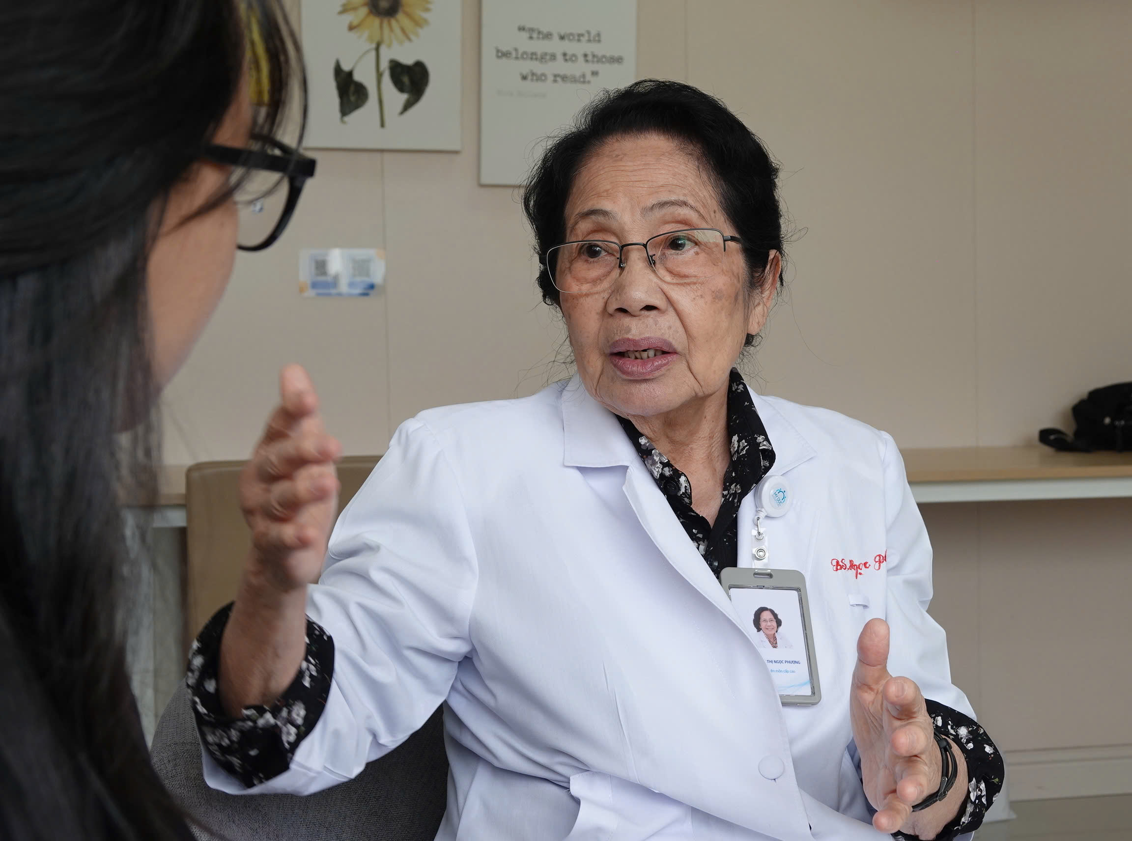 Tôn Vinh Những Gương Mặt Tiêu Biểu Của TP.HCM: Bác Sĩ Nguyễn Thị Ngọc Phượng - Ảnh 3.