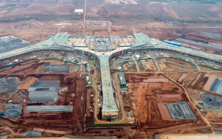 Hệ thống đèn hiệu đường băng sân bay Long Thành chính thức sáng đèn - Ảnh 3.