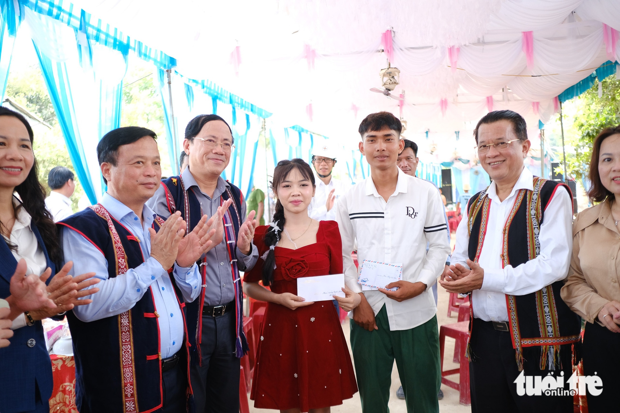 Ngôi làng Canh Tiến - Ảnh 4.
