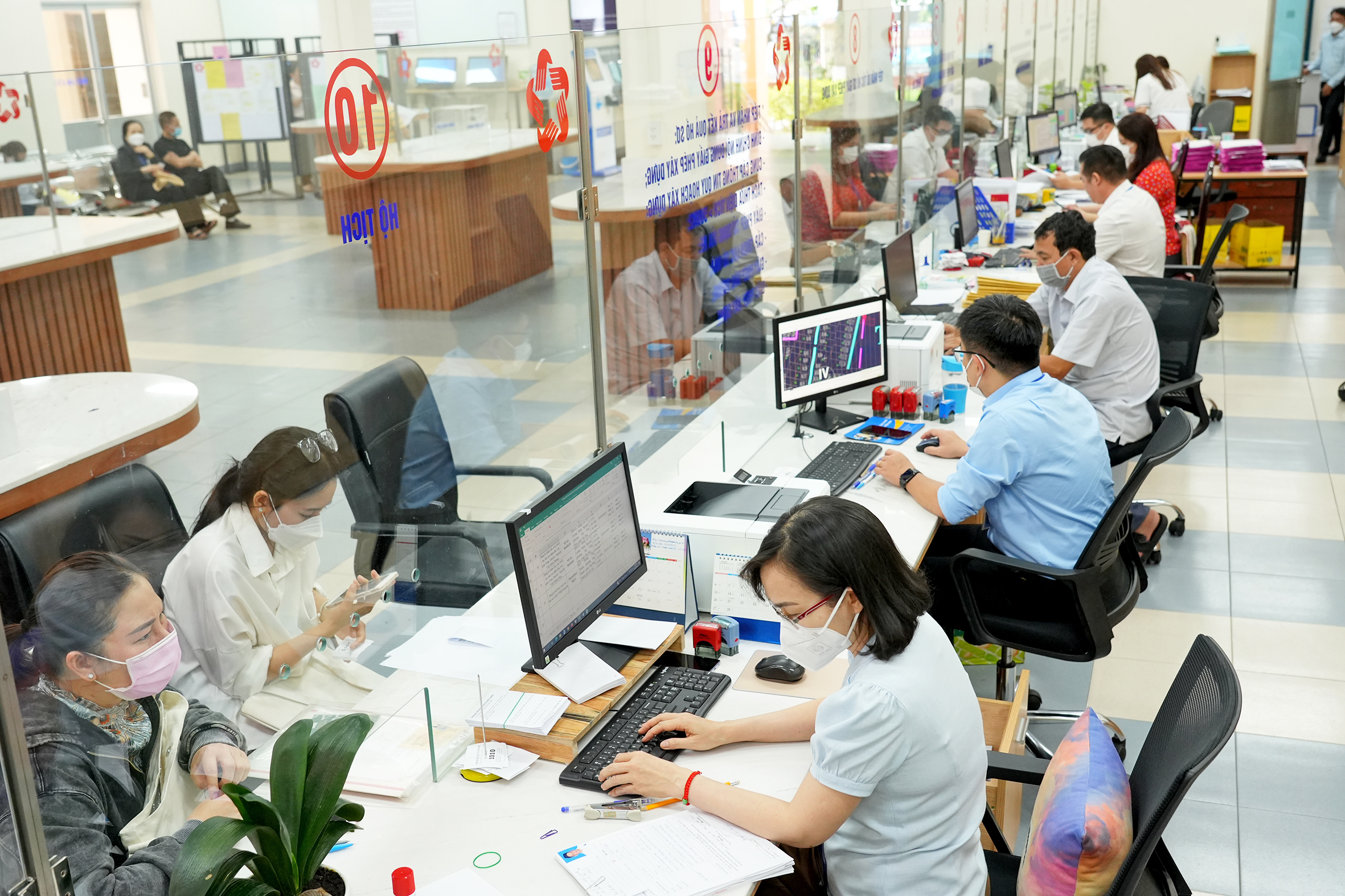 sáp nhập - Ảnh 1.