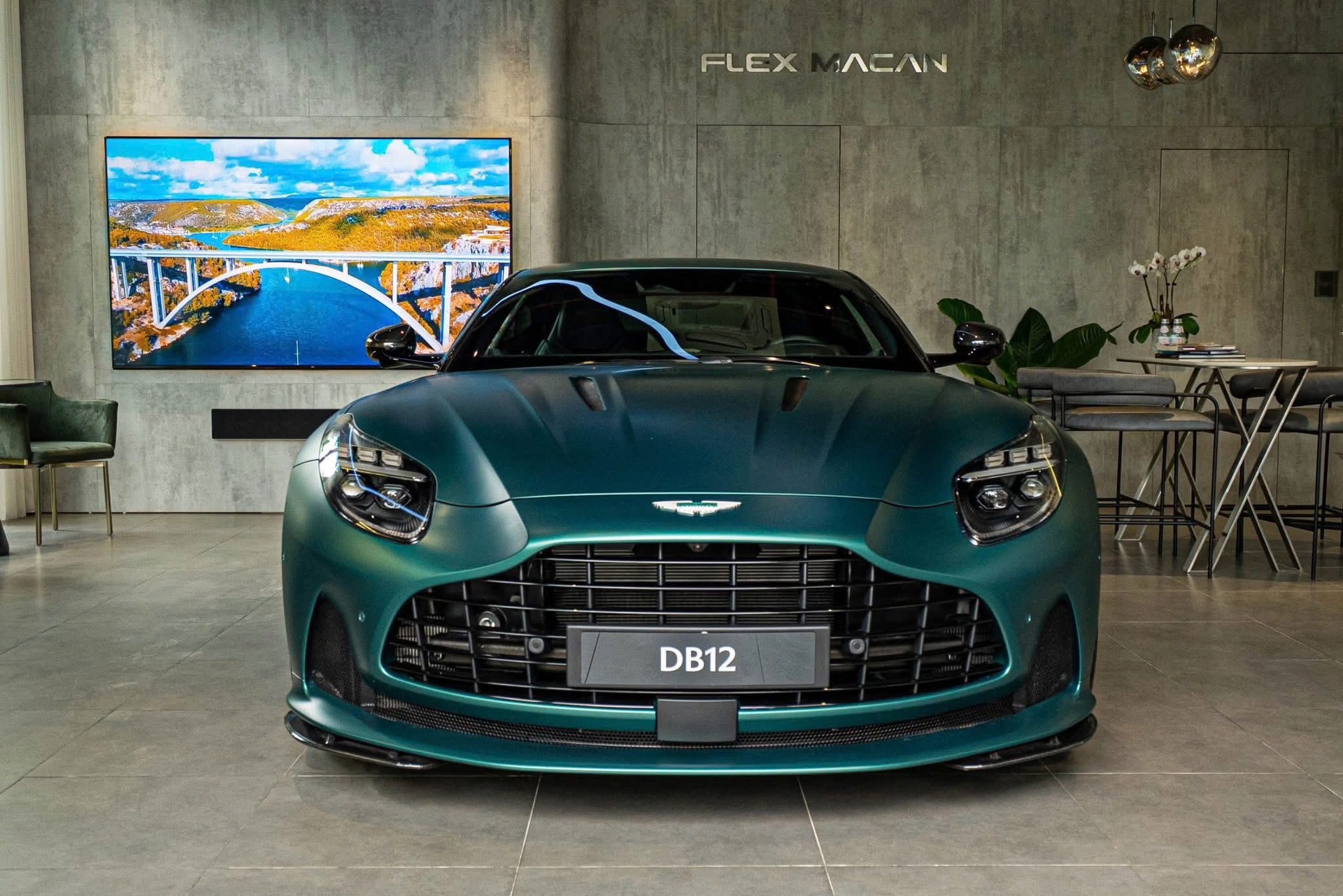 Chủ sở hữu Aston Martin DB12 độc nhất Việt Nam chịu lỗ 9 tỷ sau 600km - 4