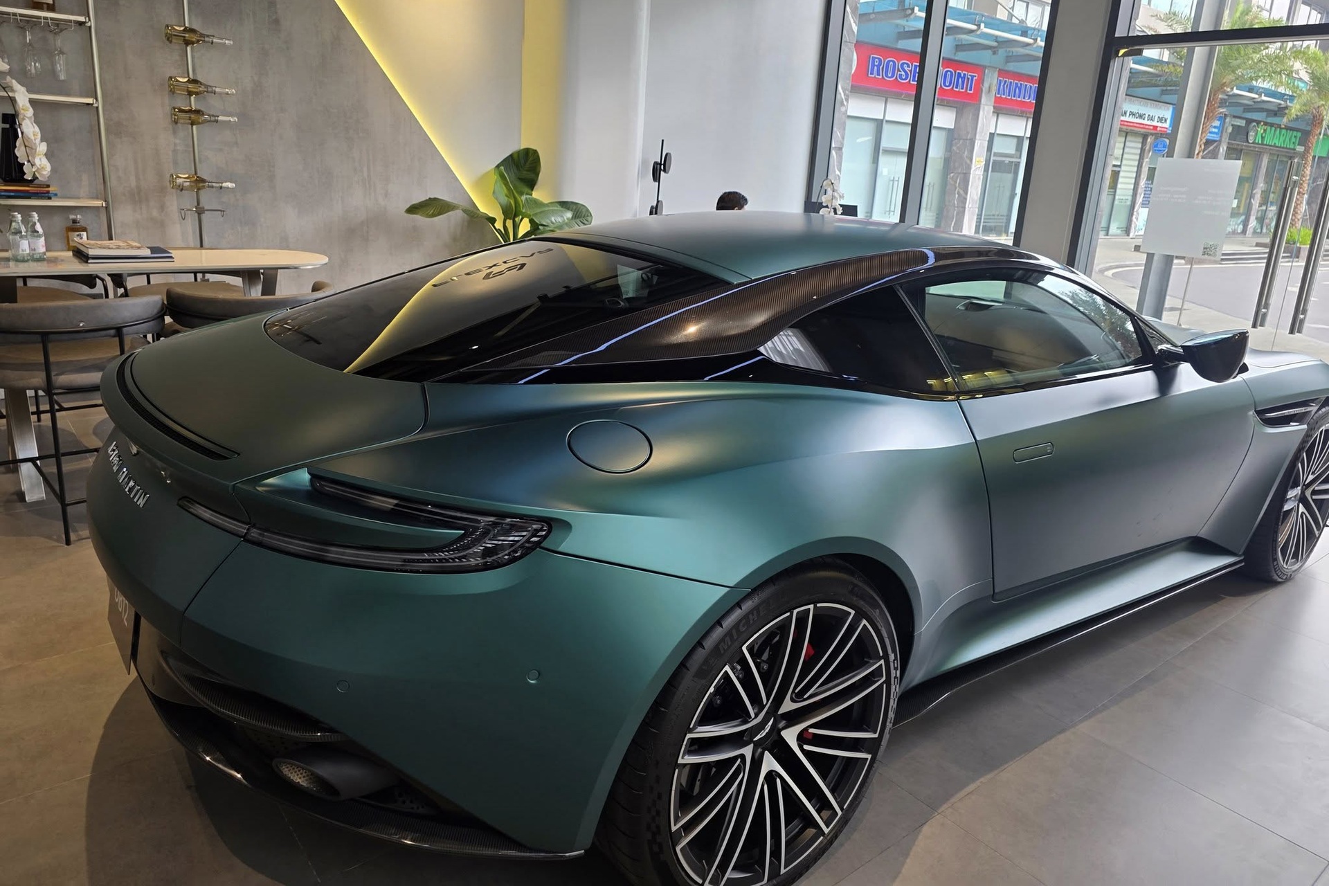 Chủ sở hữu Aston Martin DB12 độc nhất Việt Nam chịu lỗ 9 tỷ sau 600km - 5