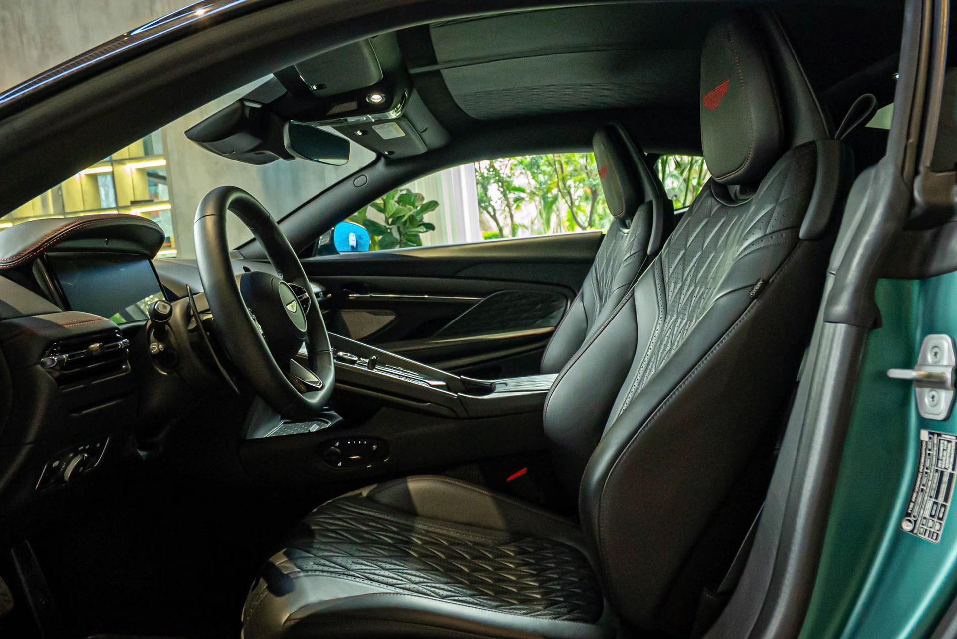 Chủ sở hữu Aston Martin DB12 độc nhất Việt Nam chịu lỗ 9 tỷ sau 600km - 6