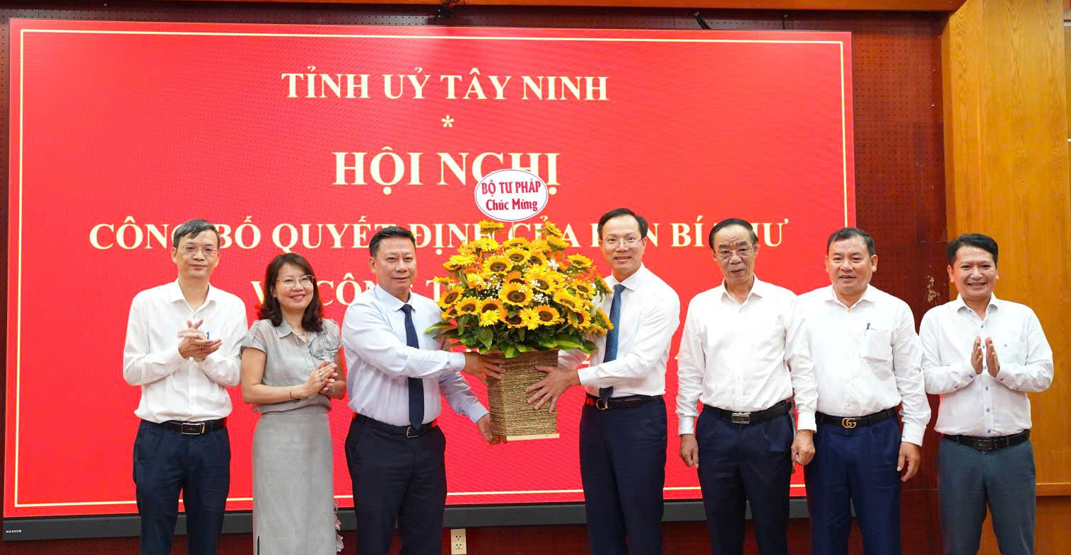 Ban Bí thư chỉ định hiệu trưởng Trường đại học Luật Hà Nội tham gia Ban Thường vụ Tỉnh ủy Tây Ninh - Ảnh 1.