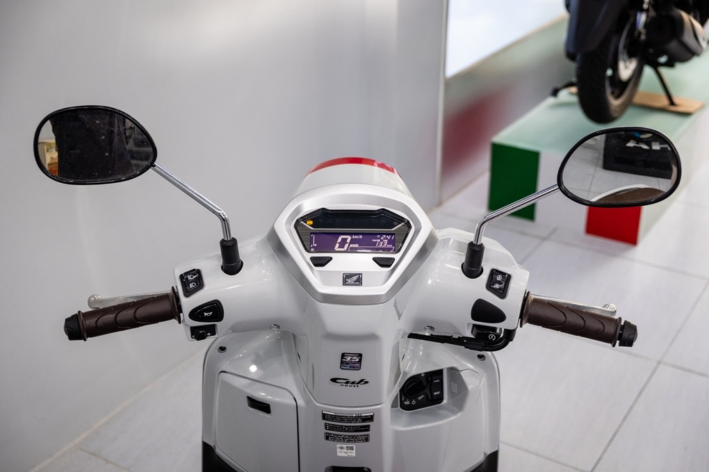Mẫu xe tay ga giới hạn 99 chiếc của Honda chính thức có mặt tại Việt Nam, giá dự kiến lên tới 100 triệu - 3
