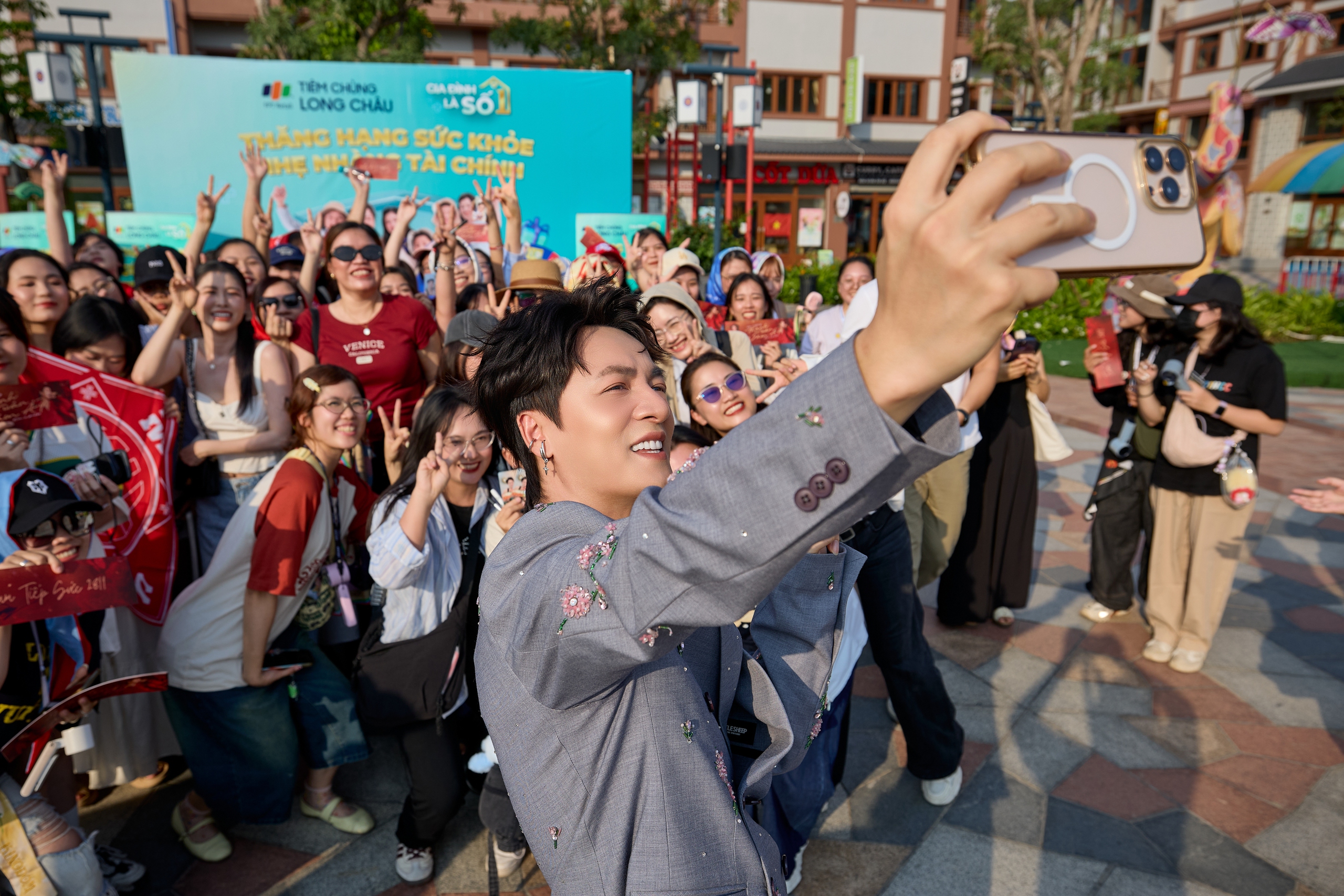 Hành Trình Cảm Xúc Tại Fan Meeting - Ảnh 3.