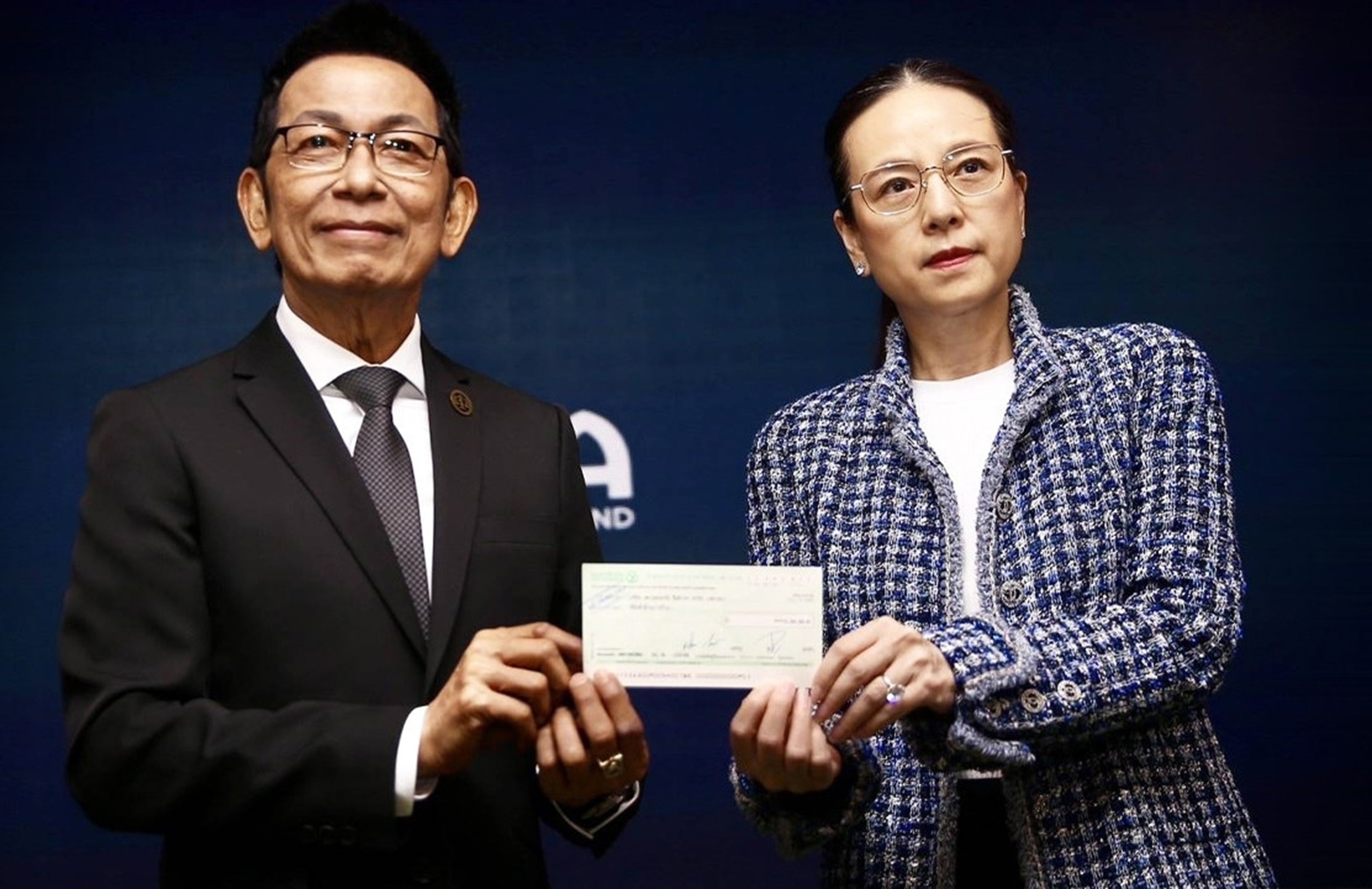 Người Hùng Bóng Đá Thái Lan - Ảnh 1.