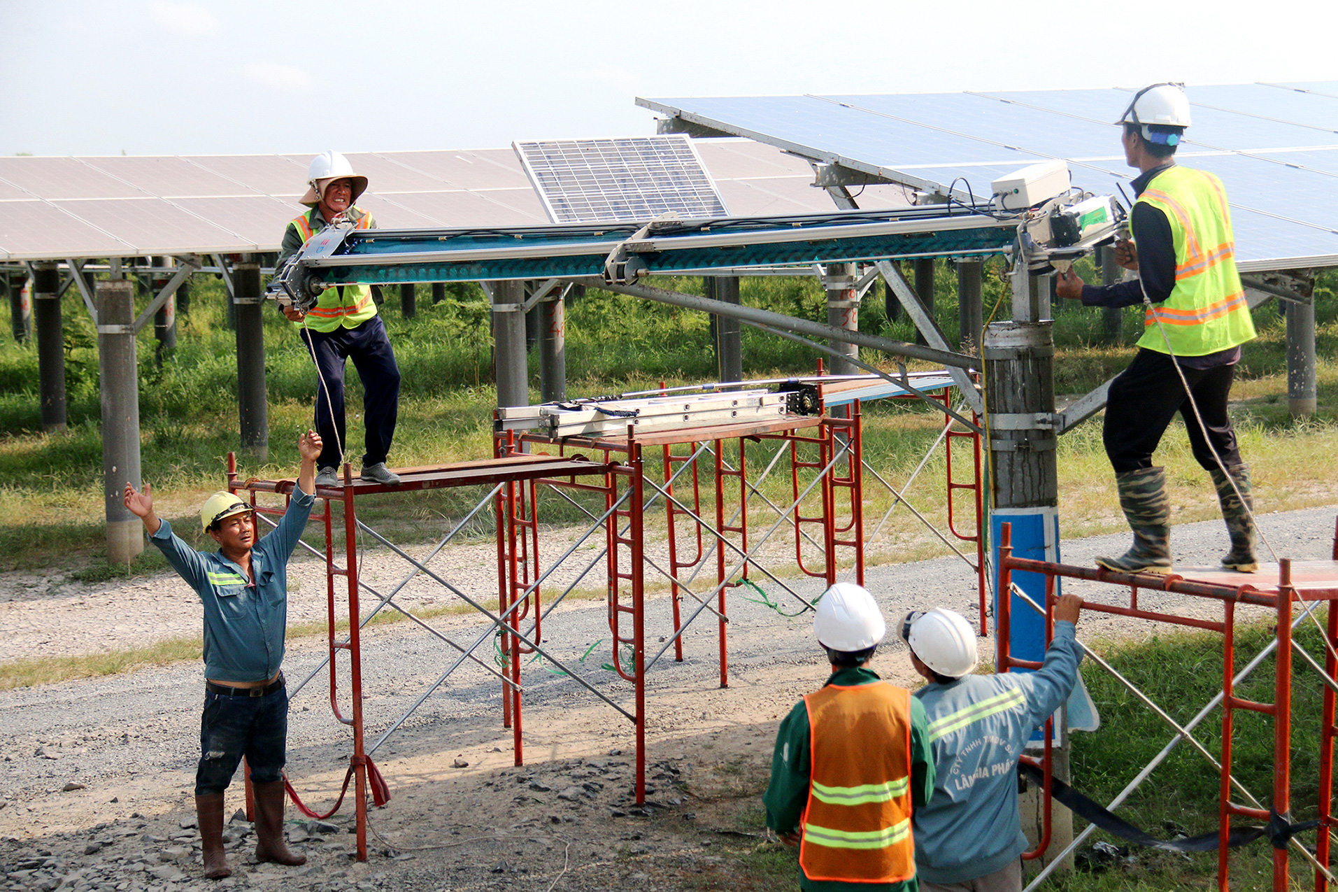 Nguy cơ tranh chấp trong các dự án điện tái tạo do thiếu giấy nghiệm thu - Ảnh 1.