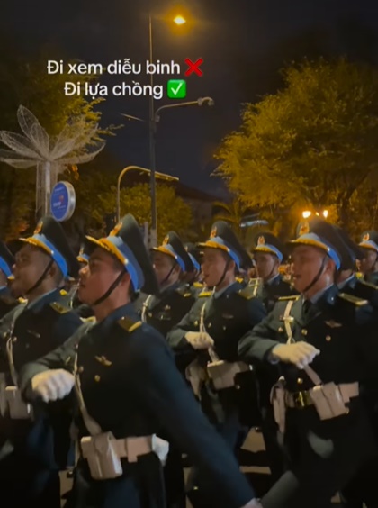 diễu binh - Ảnh 1.