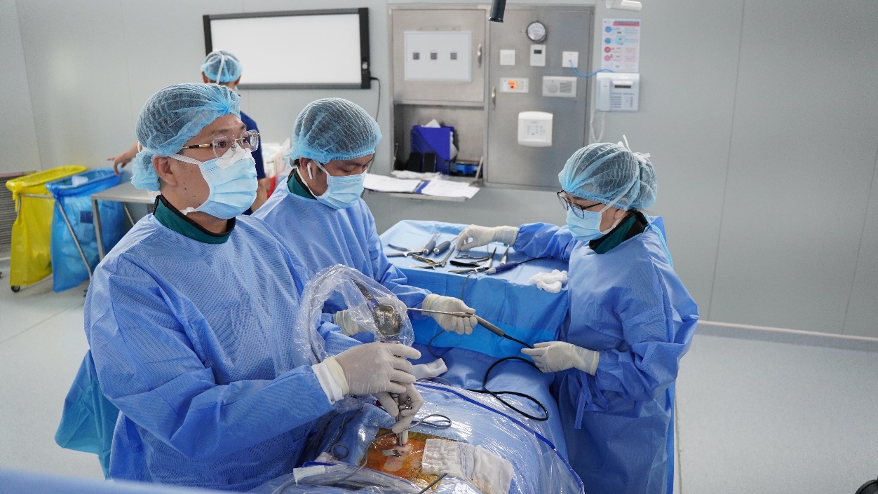 Bệnh viện Quốc tế chuyên sâu trong điều trị bệnh lý thần kinh và cột sống - Ảnh 2.