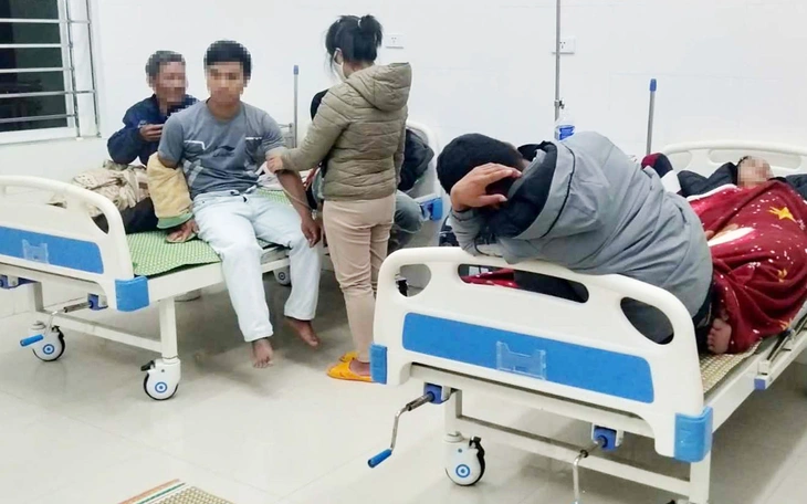 Nhiều người ở Phú Quốc nghi bị ngộ độc vì ăn nấm lạ - Ảnh 2.