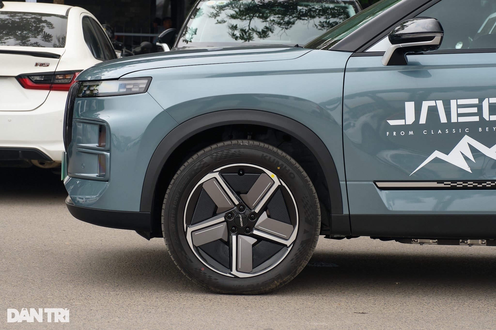 So sánh hai mẫu xe PHEV Trung Quốc: Chênh lệch 20 triệu đồng, ai sẽ nổi bật hơn? - 4