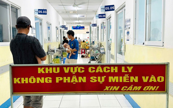 Bệnh sởi gia tăng ở nhóm trẻ trên 10 tuổi, Cần Thơ tăng cường tiêm chủng - Ảnh 2.