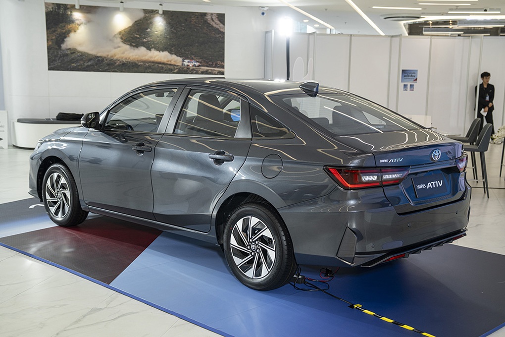 Mẫu xe Vios Hybrid chính thức ra mắt tại Đông Nam Á với giá từ 580 triệu đồng - 2