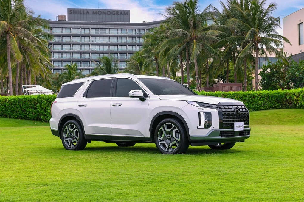 Bộ đôi xe Đức tăng giá 100 triệu đồng tại Việt Nam - 3
