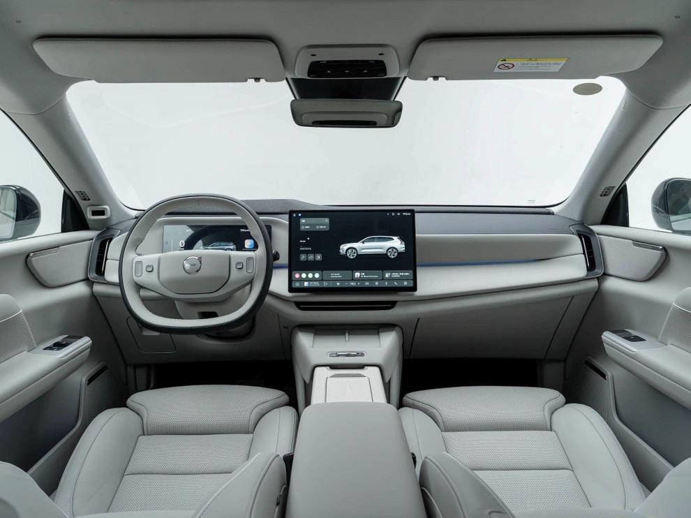 Volvo XC70 trở lại với diện mạo mới, khả năng chạy điện ấn tượng - 3